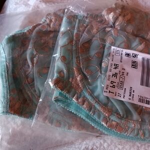 2 Woman Within Bras Underwire NWT 44D Front Closure Still In Wrapping